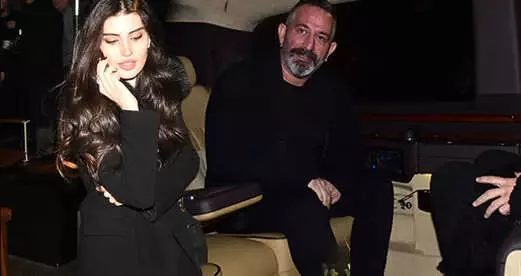 Cem Yılmaz ve İdil Fırat'ın Panik Anları! Biri Saklandı, Diğer Kaçtı Cem Yılmaz ve İdil Fırat'ın Panik Anları! Biri Saklandı, Diğer Kaçtı