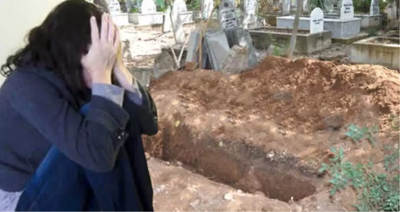 Liseli Sapık, 15 Yaşındaki Okul Arkadaşını Boş Mezar Çukurunda Taciz Etti