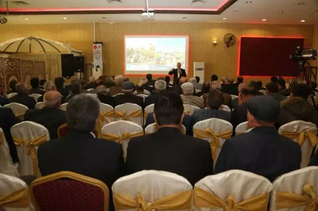 Tuşba'da 'Muhtarlarla İstişare' Toplantısı Tuşba'da 'Muhtarlarla İstişare' Toplantısı
