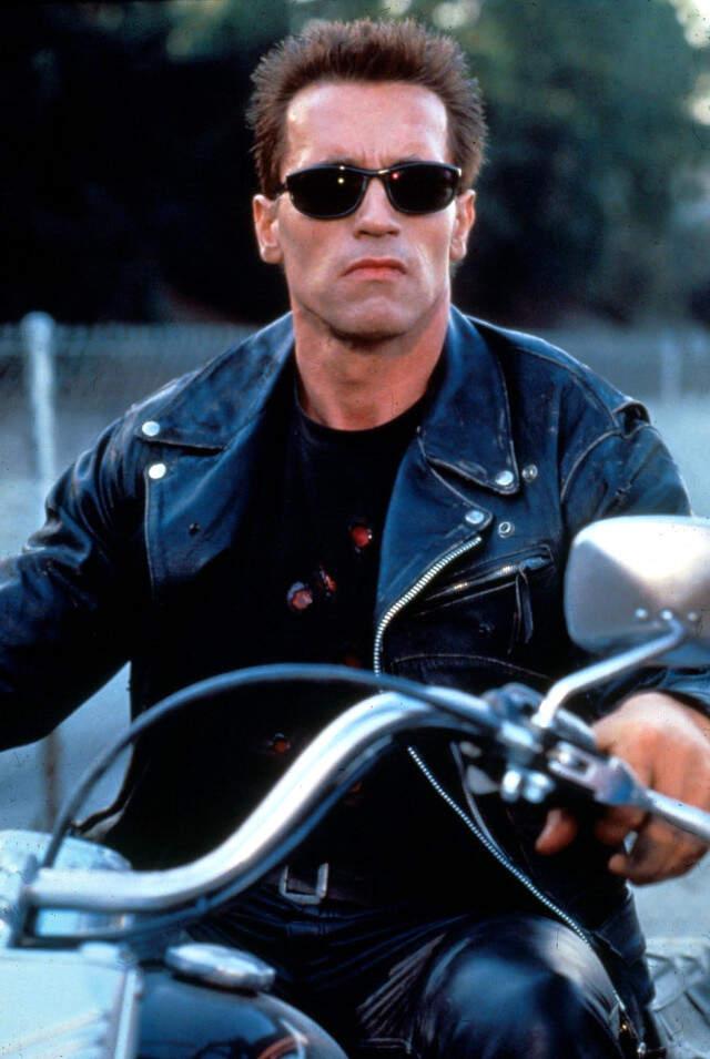 Açık Kalp Ameliyatı Geçiren 'Terminatör'ün İlk Sözü 'Geri Döndüm' Oldu