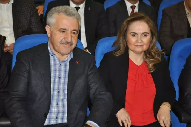 Bakan Arslan: Dünyada 10 Büyük Projenin 6'sı Türkiye'de