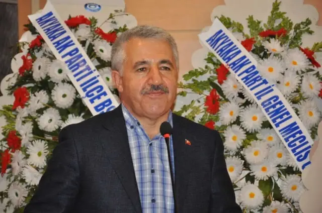 Bakan Arslan: Dünyada 10 Büyük Projenin 6'sı Türkiye'de