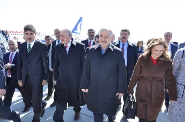 Bakan Arslan: Dünyada 10 Büyük Projenin 6'sı Türkiye'de
