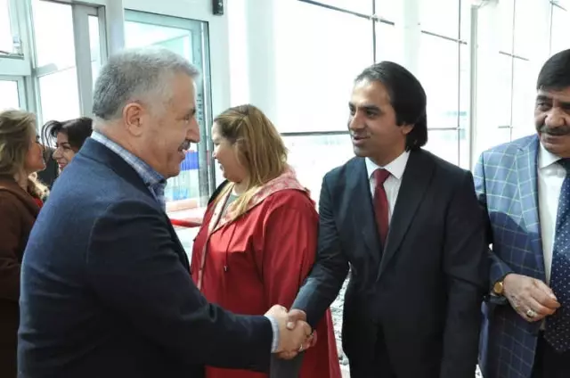 Bakan Arslan: Dünyada 10 Büyük Projenin 6'sı Türkiye'de