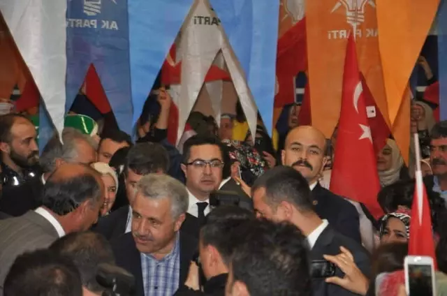 Bakan Arslan: Dünyada 10 Büyük Projenin 6'sı Türkiye'de