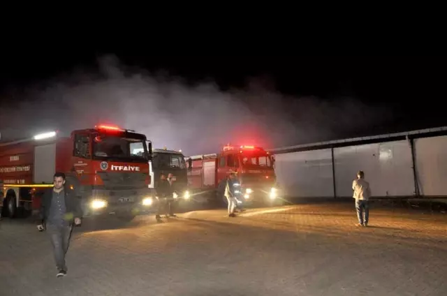 Alevler Gökyüzünü Kapladı! Palet Fabrikası Yangında Küle Döndü Alevler Gökyüzünü Kapladı! Palet Fabrikası Yangında Küle Döndü
