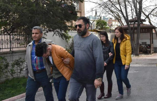 Sevgilisinin Eski Erkek Arkadaşını Instagram'da Tuzak Kurup Bıçakladı