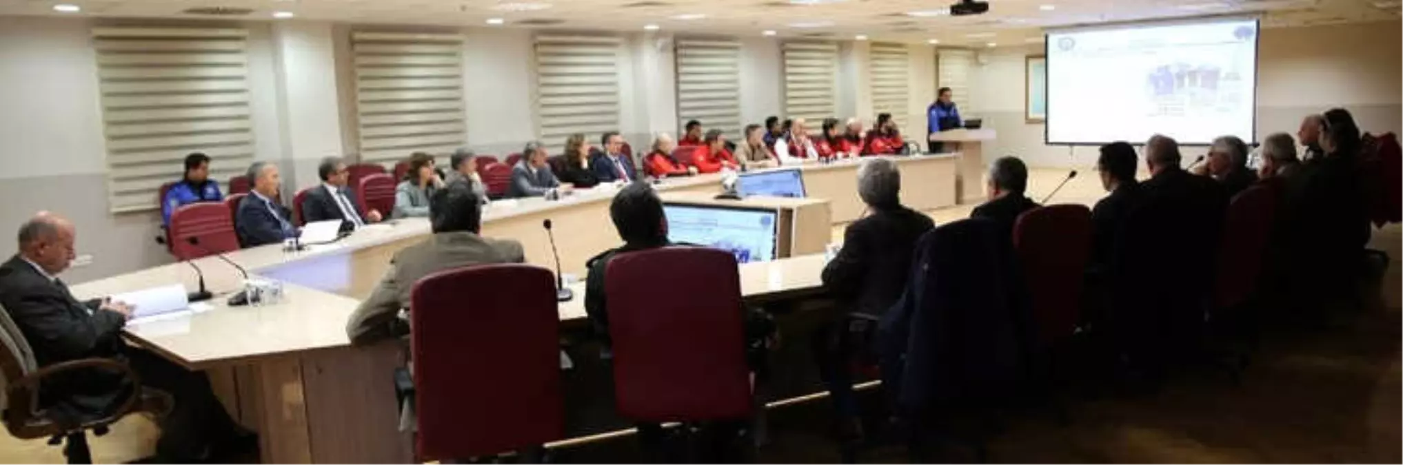 Toplum Destekli Polislik Şubesi Bilinçlendirme Toplantılarına Devam Ediyor