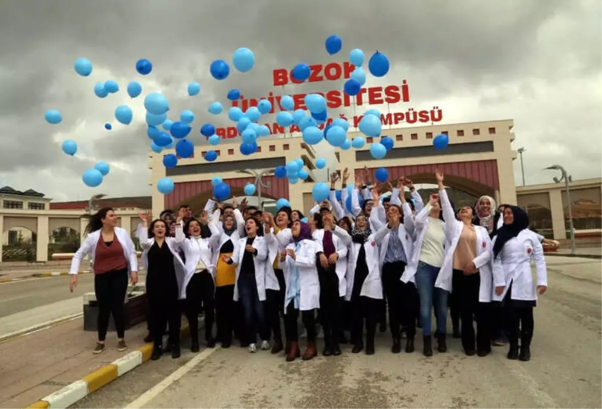 Yozgat Protokolü ve Öğrenciler Otizmli Çocuklar İçin Kamera Karşısına Geçti