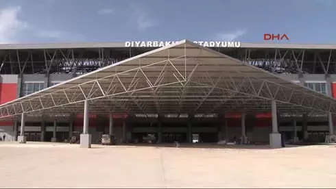 Diyarbakır Stadyumu'nun Final Maçına Yetişmesi İçin 200 Personel Görev Yapıyor Diyarbakır Stadyumu'nun Final Maçına Yetişmesi İçin 200 Personel Görev Yapıyor