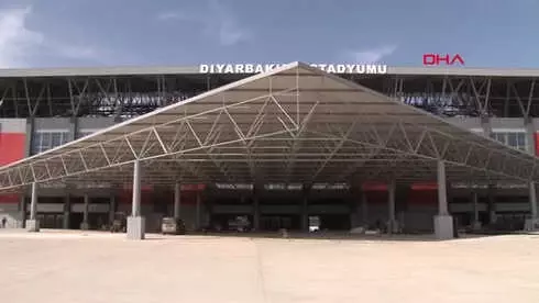 Diyarbakır Stadyumun Final Maçına Yetişmesi İçin 200 Personel Görev Yapıyor Diyarbakır Stadyumun Final Maçına Yetişmesi İçin 200 Personel Görev Yapıyor
