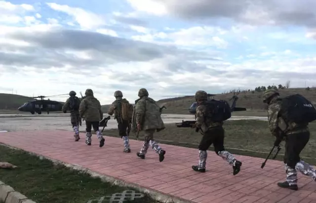 Erciş'te Terör Örgütüne Ait 2 Sığınak İmha Edildi