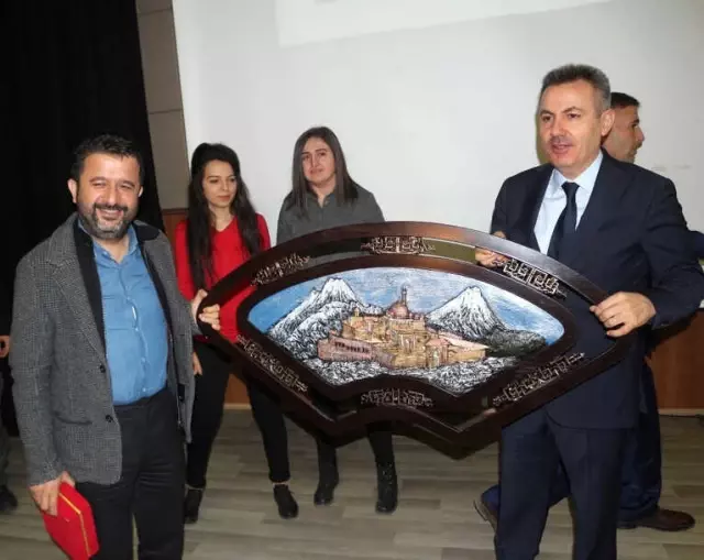 Prof. Dr Özdemir: 'Artık Bildiğiniz Okulculuğun Sonuna Geldik' Prof. Dr Özdemir: 'Artık Bildiğiniz Okulculuğun Sonuna Geldik'