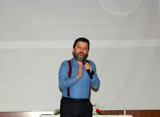 Prof. Dr Özdemir: 'Artık Bildiğiniz Okulculuğun Sonuna Geldik' Prof. Dr Özdemir: 'Artık Bildiğiniz Okulculuğun Sonuna Geldik'