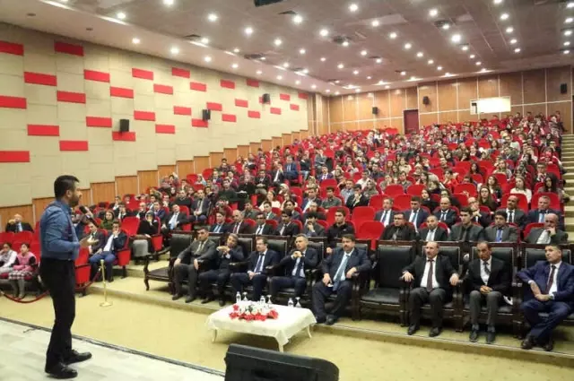 Prof. Dr Özdemir: 'Artık Bildiğiniz Okulculuğun Sonuna Geldik' Prof. Dr Özdemir: 'Artık Bildiğiniz Okulculuğun Sonuna Geldik'