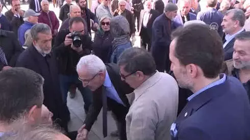 Ahmet Tekdal'ın Eşi Son Yolculuğuna Uğurlandı Ahmet Tekdal'ın Eşi Son Yolculuğuna Uğurlandı