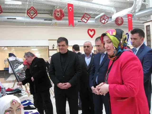 Bozüyük'te İğne Oyası Sergisi Bozüyük'te İğne Oyası Sergisi