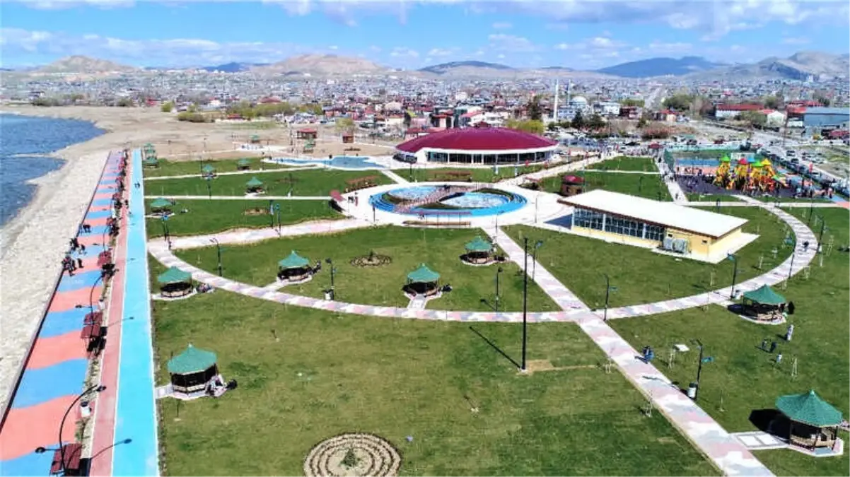Tuşba Belediyesi'nin, '15 Temmuz Şehitler Parkı' Cıvıl Cıvıl