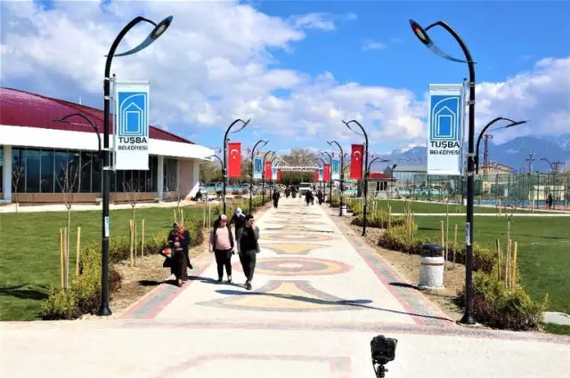 Tuşba Belediyesi'nin, '15 Temmuz Şehitler Parkı' Cıvıl Cıvıl Tuşba Belediyesi'nin, '15 Temmuz Şehitler Parkı' Cıvıl Cıvıl