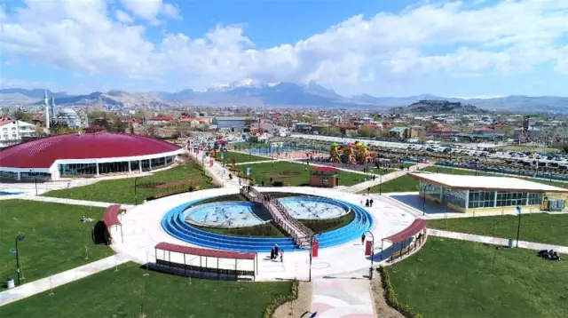 Tuşba Belediyesi'nin, '15 Temmuz Şehitler Parkı' Cıvıl Cıvıl Tuşba Belediyesi'nin, '15 Temmuz Şehitler Parkı' Cıvıl Cıvıl