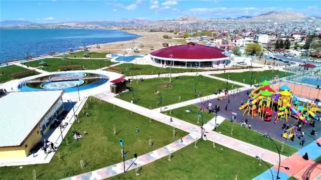 Tuşba Belediyesi'nin, '15 Temmuz Şehitler Parkı' Cıvıl Cıvıl Tuşba Belediyesi'nin, '15 Temmuz Şehitler Parkı' Cıvıl Cıvıl