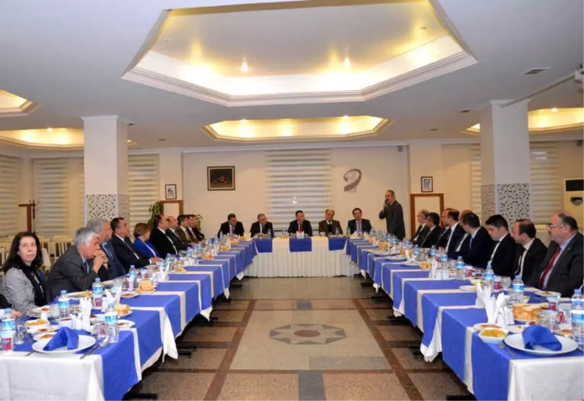 Vali Yardımcısı Kahveci'ye Veda Yemeği