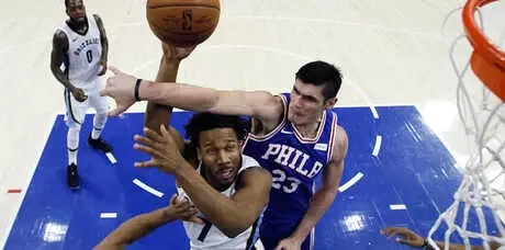 Ersan İlyasova'nın Double Double Yaptığı Maçta Philadephia, Detroit'i Yendi Ersan İlyasova'nın Double Double Yaptığı Maçta Philadephia, Detroit'i Yendi
