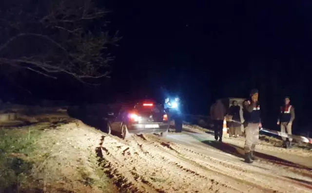Kayseri'de 2 Kişi Aracın İçinde Ölü Olarak Bulundu Kayseri'de 2 Kişi Aracın İçinde Ölü Olarak Bulundu
