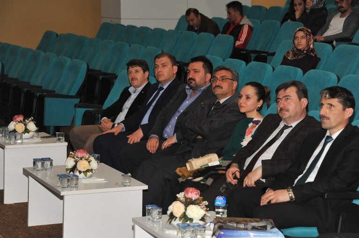 Bozüyük'te Değerler Eğitimi Konferansı