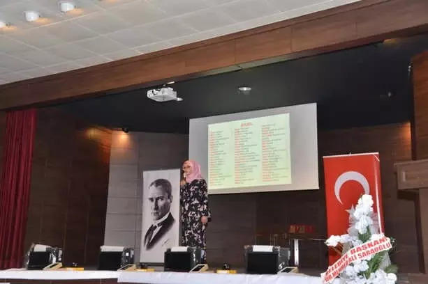 Gediz'de Safahat'ı Okuma ve Anlama Yarışması Finali Yapıldı Gediz'de Safahat'ı Okuma ve Anlama Yarışması Finali Yapıldı