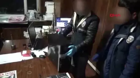 Gün Matbaacılığa Düzenlenen Operasyonda 20 Kişi Tutuklandı Gün Matbaacılığa Düzenlenen Operasyonda 20 Kişi Tutuklandı