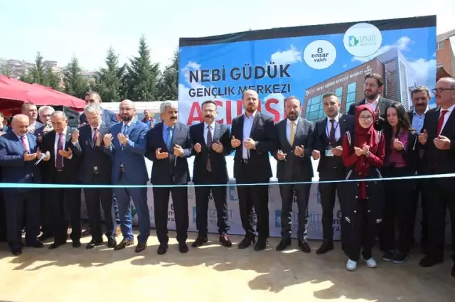 İzmit'te Konuşan Bilal Erdoğan Açıklaması İzmit'te Konuşan Bilal Erdoğan Açıklaması