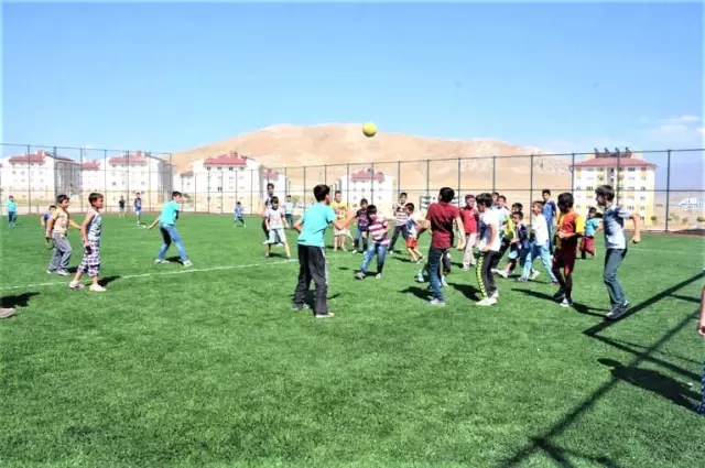 Tuşba Belediyesi'nden Spor Tesisi Atağı Tuşba Belediyesi'nden Spor Tesisi Atağı