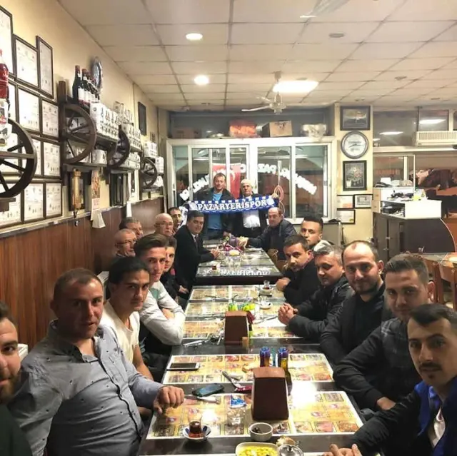 Başkan Yalçın'dan Pazaryeri Spor'a Sezon Sonu Yemeği Başkan Yalçın'dan Pazaryeri Spor'a Sezon Sonu Yemeği