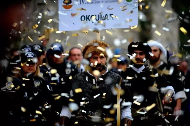 Bursa'da Ünlü Sanatçılarla Fetih Coşkusu İzdihamı... Bursa'da Ünlü Sanatçılarla Fetih Coşkusu İzdihamı...