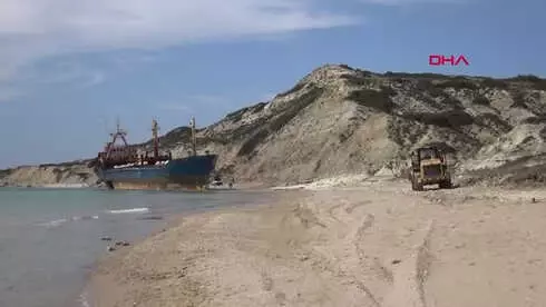 Çanakkale Bozcaada'nın Davetsiz Misafiri 'Mercy God' İsimli Gemi İçin Veda Partisi Çanakkale Bozcaada'nın Davetsiz Misafiri 'Mercy God' İsimli Gemi İçin Veda Partisi