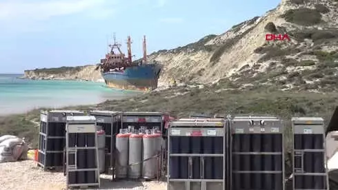 Çanakkale Bozcaada'nın Davetsiz Misafiri 'Mercy God' İsimli Gemi İçin Veda Partisi
