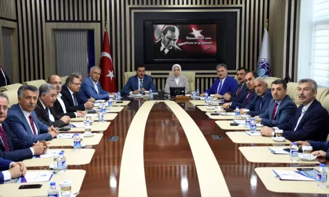 Genel Başkan Yardımcısı Bölücülerle Konuşmak Üzere Cezaevine Gidiyor Genel Başkan Yardımcısı Bölücülerle Konuşmak Üzere Cezaevine Gidiyor