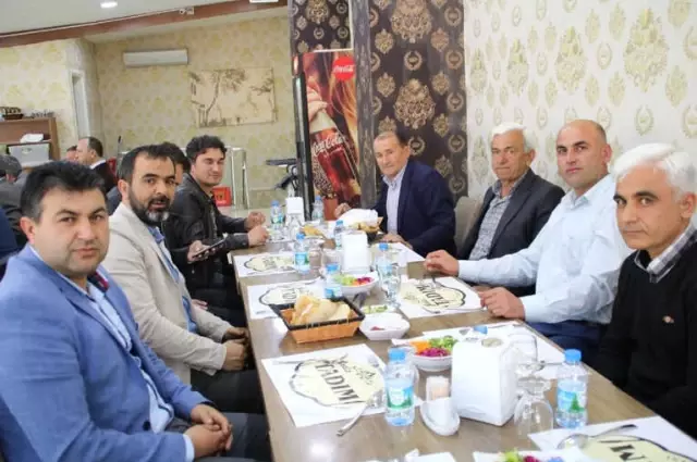 Kütahyalı Muhtarlar Gediz'de Yemekte Buluştu Kütahyalı Muhtarlar Gediz'de Yemekte Buluştu