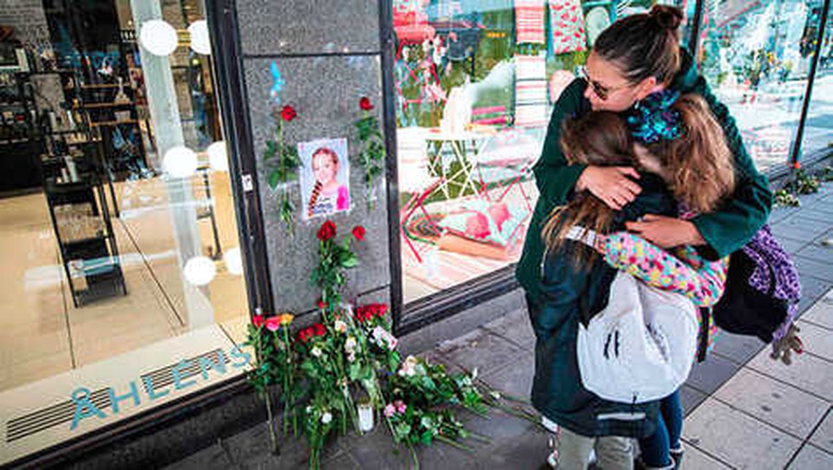 Stockholm'deki Terör Kurbanları Anıldı