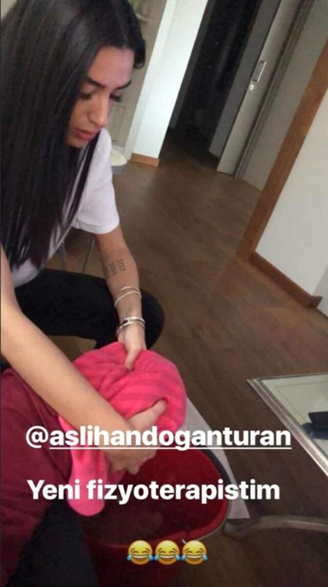 Arda Turan'dan 'Eşi Aslıhan Doğan'a Ayağını Yıkattı' Haberlerine Cevap