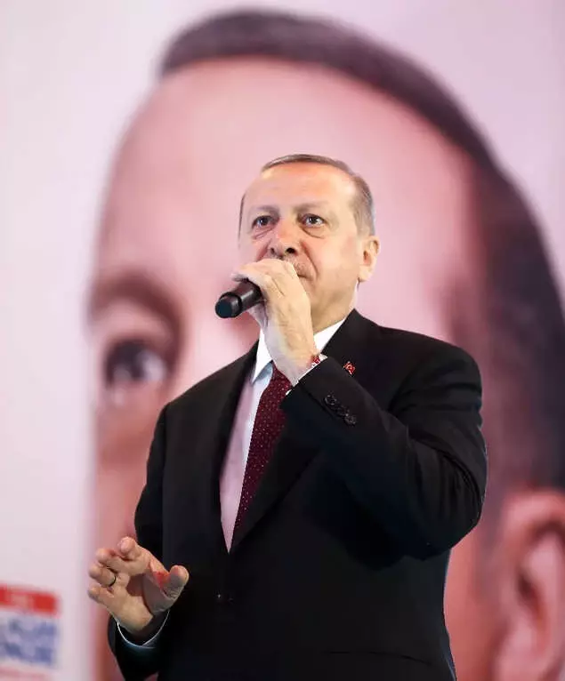Cumhurbaşkanı Erdoğan: 'Ey Batı, Ne Dersen De, Biz Doğru Bildiğimiz Yolda Yürüyoruz, Yürüyeceğiz' Cumhurbaşkanı Erdoğan: 'Ey Batı, Ne Dersen De, Biz Doğru Bildiğimiz Yolda Yürüyoruz, Yürüyeceğiz'