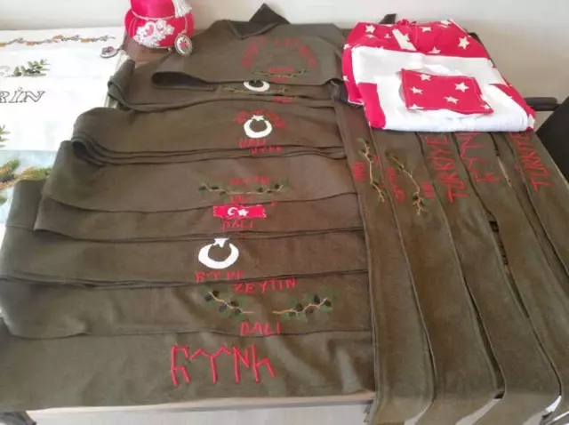 Kursiyerlerden Mehmetçiğe Zeytin Dalı İşlemeli Hediyeler