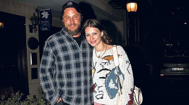 Tuba Ünsal ile Yakalanan Ünlü Yıldız Travis Fimmel, Büyük Panik Yaşadı