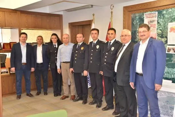 Emniyet Müdürü Tosun: Başkan Saraoğlu, Her Zaman Bizlerin Yanında Olmuştur Emniyet Müdürü Tosun: Başkan Saraoğlu, Her Zaman Bizlerin Yanında Olmuştur