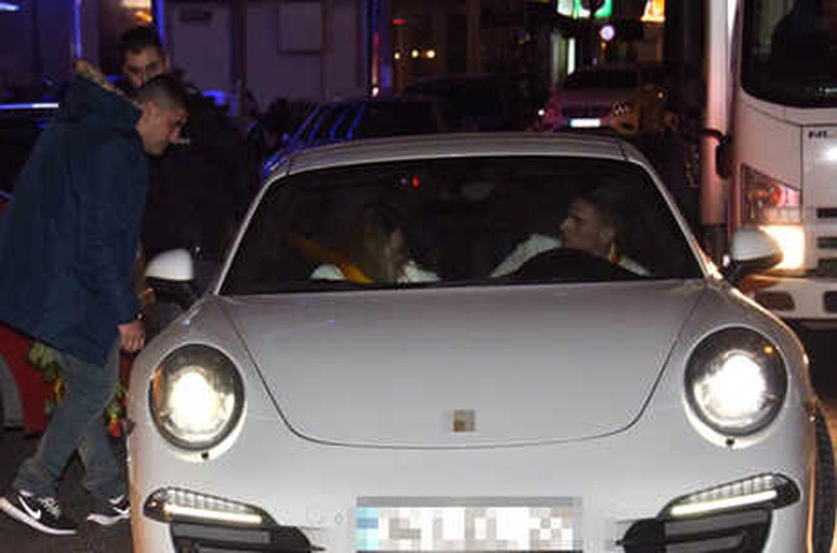 Mehmet Ali Erbil'in Kızı, Survivor Anıl Tetik'le Yakalandı
