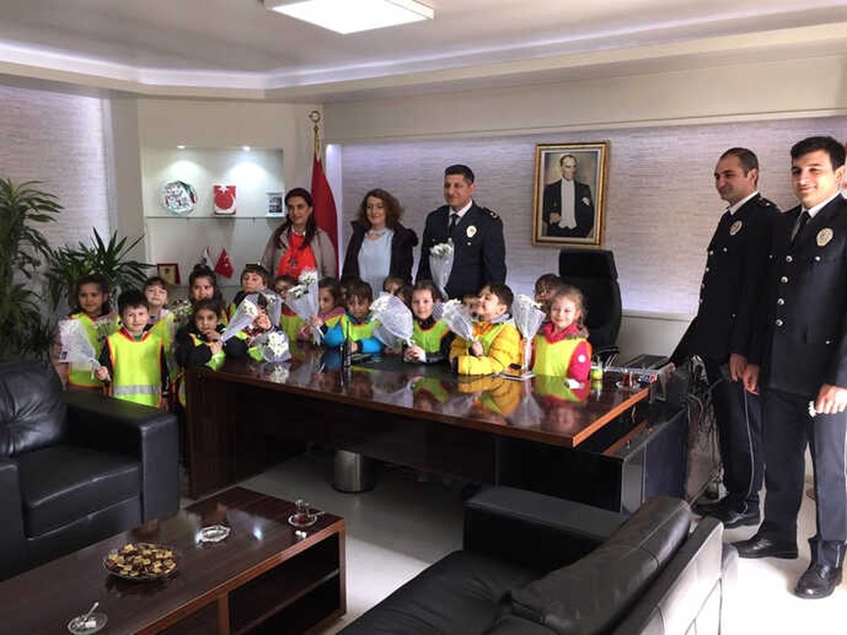 Minik Öğrencilerden Çaycuma İlçe Emniyet Müdürlüğüne Ziyaret