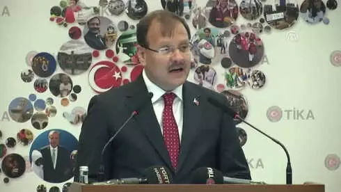 Başbakan Yardımcısı Çavuşoğlu: 'Bu Dünyayı İyilik Değiştirir' Başbakan Yardımcısı Çavuşoğlu: 'Bu Dünyayı İyilik Değiştirir'