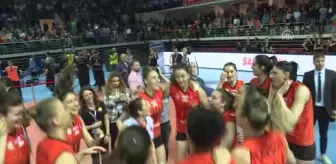 Büşra Kılıçlı: Faruk Eczacıbaşı: 'Bu Takımın Her Şeyi Hak Ettiğini Düşünüyorum' - İstanbul Büşra Kılıçlı: Faruk Eczacıbaşı: 'Bu Takımın Her Şeyi Hak Ettiğini Düşünüyorum' - İstanbul