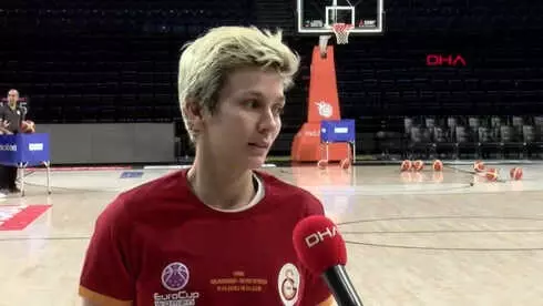 Galatasaray Kadın Basketbol Takımı Kaptanı Işıl Alben Taraftarımızın Müthiş Desteğiyle Avantajlı... Galatasaray Kadın Basketbol Takımı Kaptanı Işıl Alben Taraftarımızın Müthiş Desteğiyle Avantajlı...